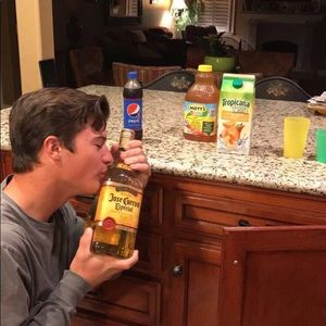 Meet your Posher, Travis